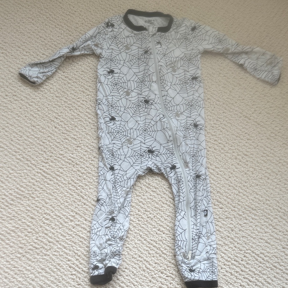 Kyte BABY Black and White Spider Print Footie